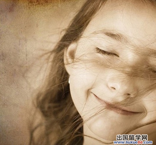 2013重庆中考满分作文记叙文:那一朵微笑的味
