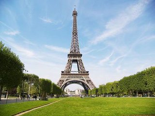 巴黎铁塔导游词-学路网-学习路上 有我相伴