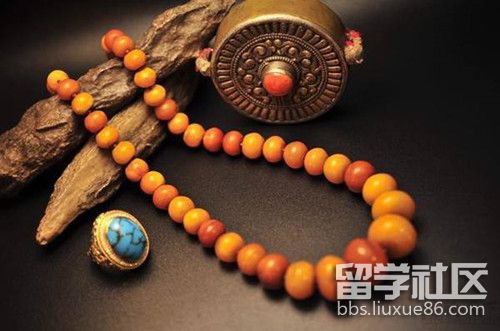 如何挑选蜜蜡手串 蜜蜡的形成过程