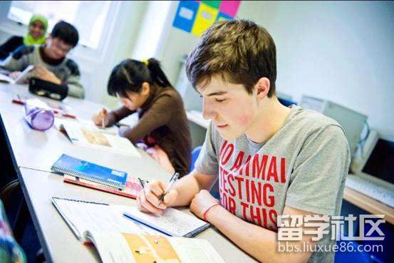 2018年爱尔兰留学一年费用多少