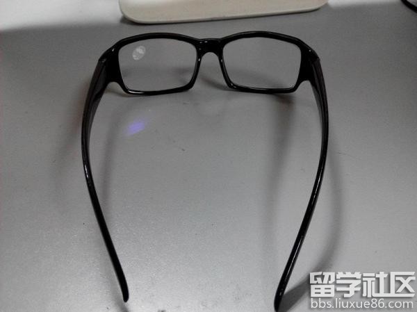 近视眼镜是凸透镜还是凹透镜