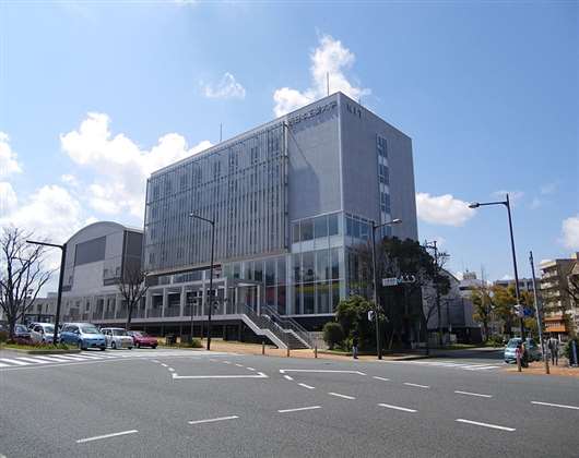 西日本工业大学