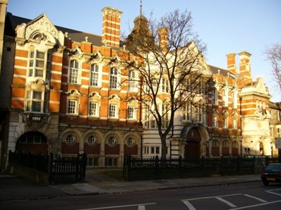 伦敦艺术大学