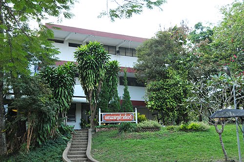 泰国清莱皇家大学是公立还是私立学校的简单介绍