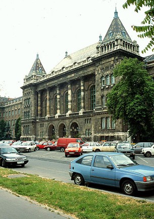 布达佩斯技术与经济大学