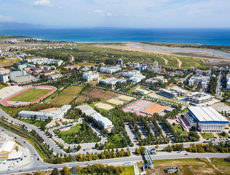 东地中海大学
