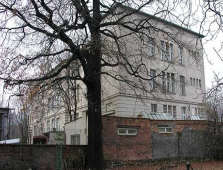 弗罗茨瓦夫外国语学院