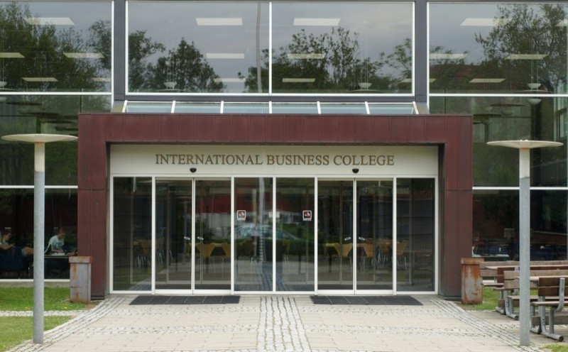 国际商学院