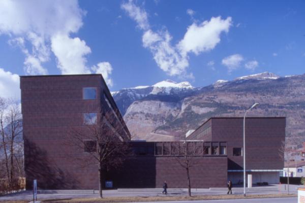 瑞士东部高等专业学院