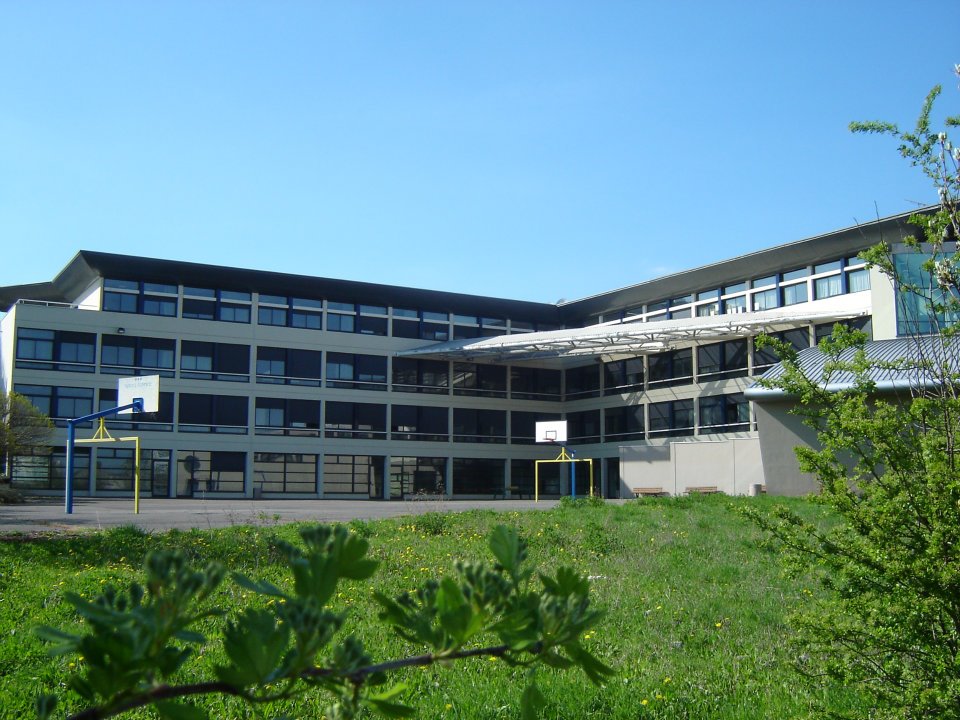 塞吉－蓬图瓦兹大学