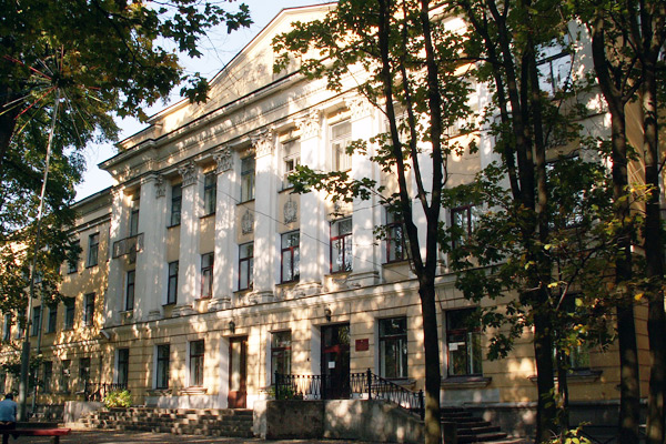圣彼得堡国立经贸学院