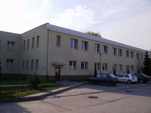 塔尔诺布热格国立高等职业学校